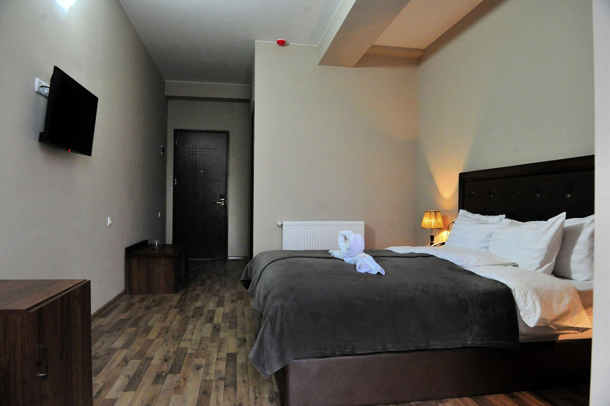 Hotel Rogalux Blue Tbilisi Exterior foto